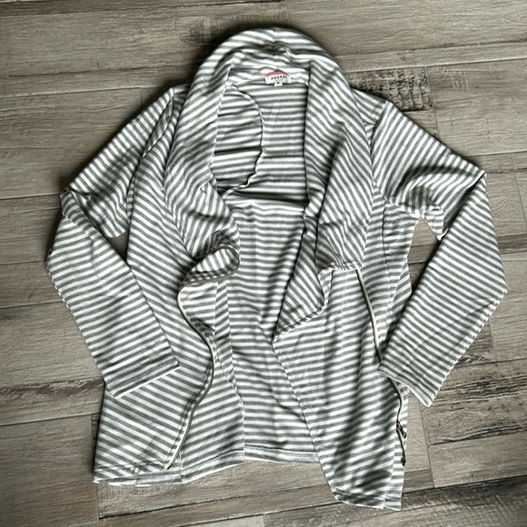 Andree by Unit Asymmetrical top size M - Picture 2 of 4